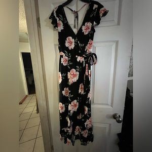 Floral dress with slit and pockets